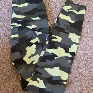 Lululemon camouflage leggings size 4